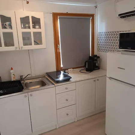 Anna Haz Balatonfenyves