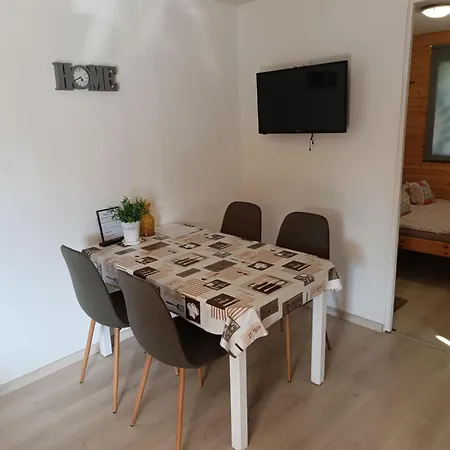 Anna Haz Balatonfenyves