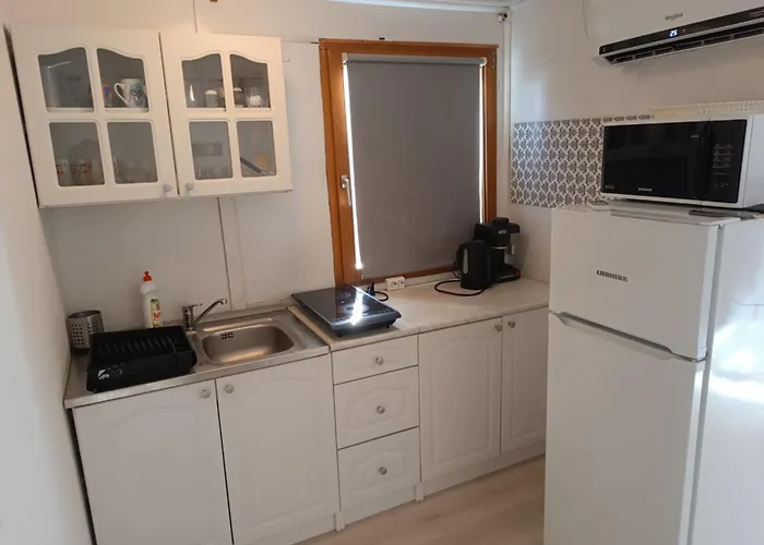 Anna Haz Balatonfenyves