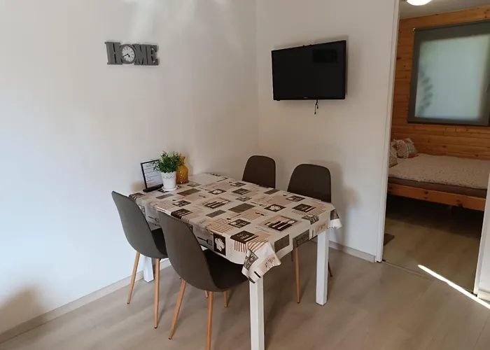 Anna Haz Balatonfenyves